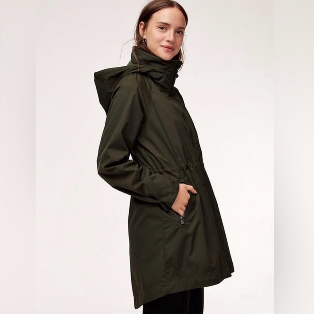 Aritzia The Group By Babaton Raindrop Jacket